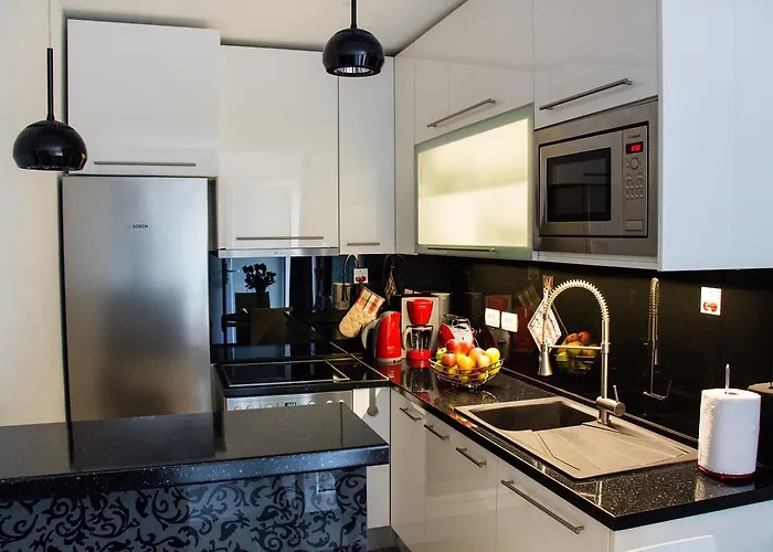 Lady Tania 아파트